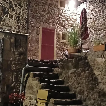 Bed & Breakfast Les Terrasses De Collanges Saint-Pierre-de-Colombier